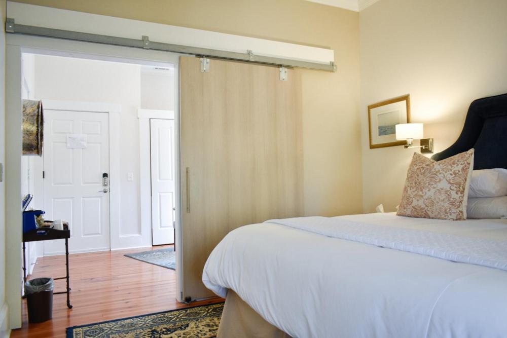 Sparrow Grove Manor Монро Номер фото