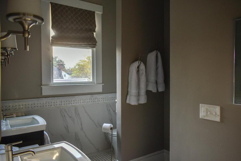 Sparrow Grove Manor Монро Номер фото