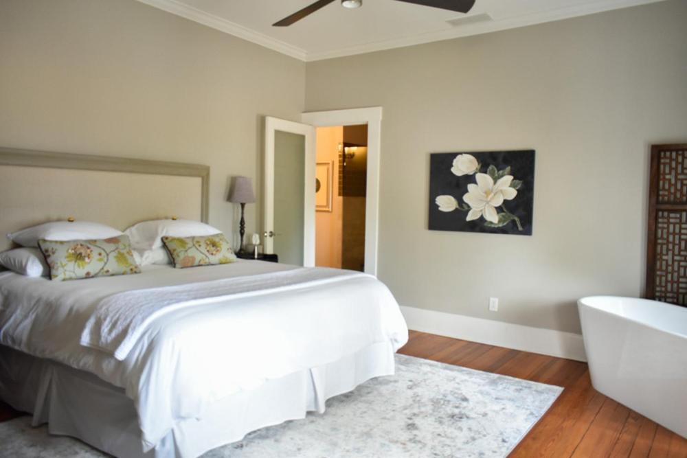 Sparrow Grove Manor Монро Номер фото