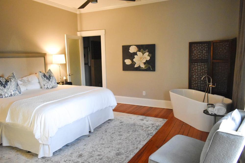 Sparrow Grove Manor Монро Экстерьер фото