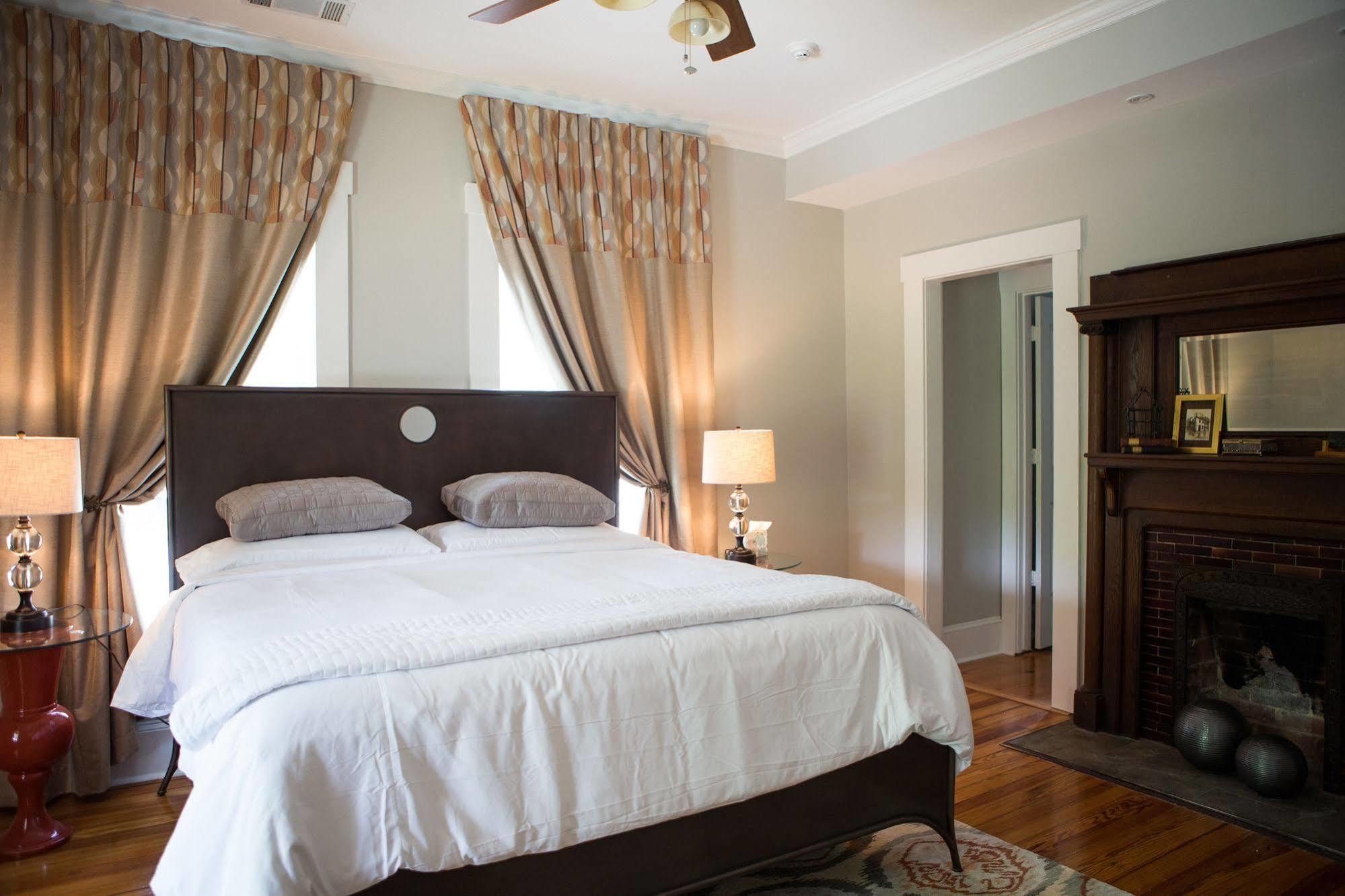 Sparrow Grove Manor Монро Экстерьер фото